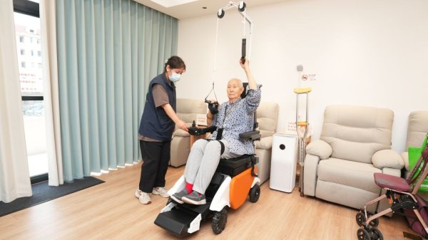 广禾配资 织密“幸福360”服务网，托举“银发族”家门口的“颐养梦”