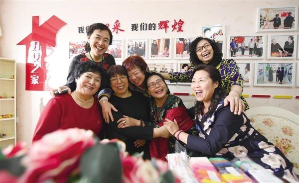 e路配资 李一芝：用真心守护千家万户 用大爱浇灌石榴花开