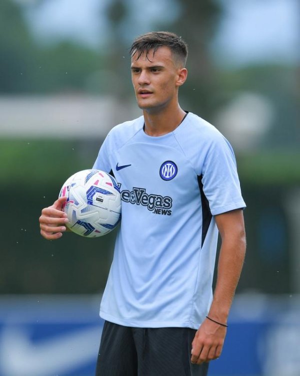 达麟操盘 意媒：国米在2026年可2300万欧回购斯坦科维奇，2027年为2500万欧